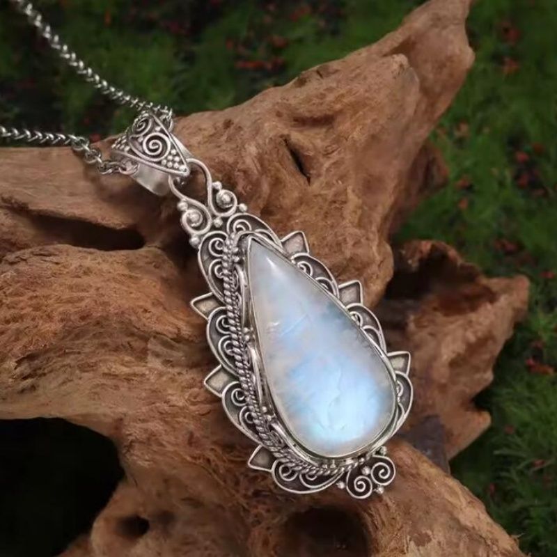 Classic Necklace with Timeless Appeal