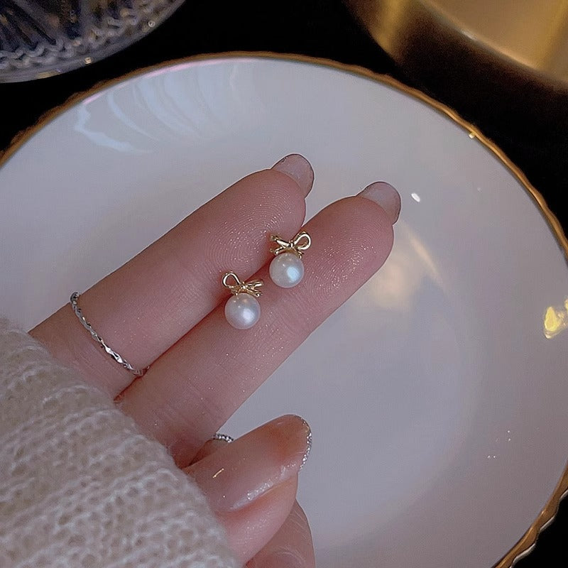 Classic Pearl Earring with Timeless Appeal