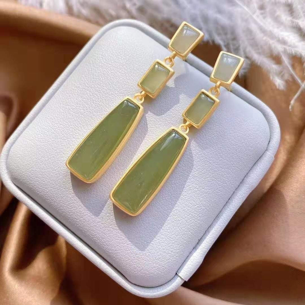 Beautiful Gold Earring with Unique Style