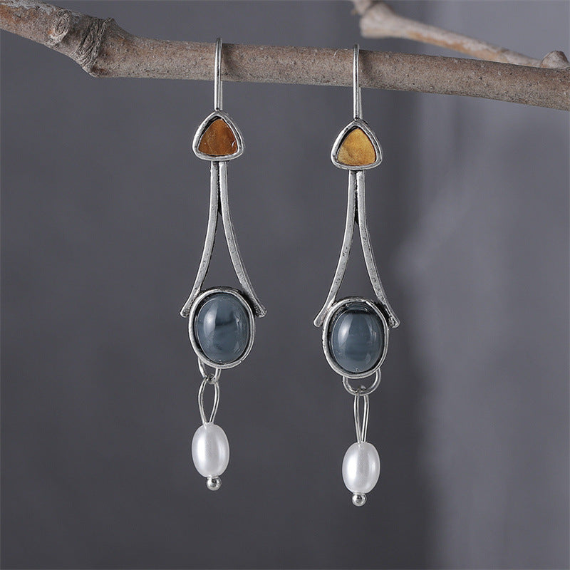Classic Pearl Earring with Timeless Appeal