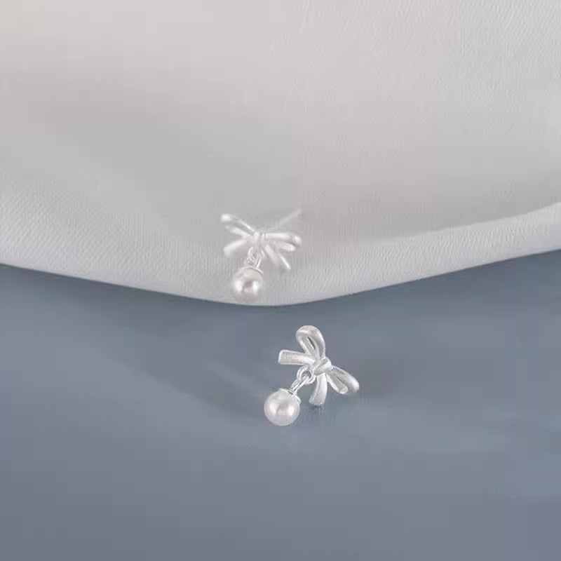 Beautiful Pearl Earring with Unique Style