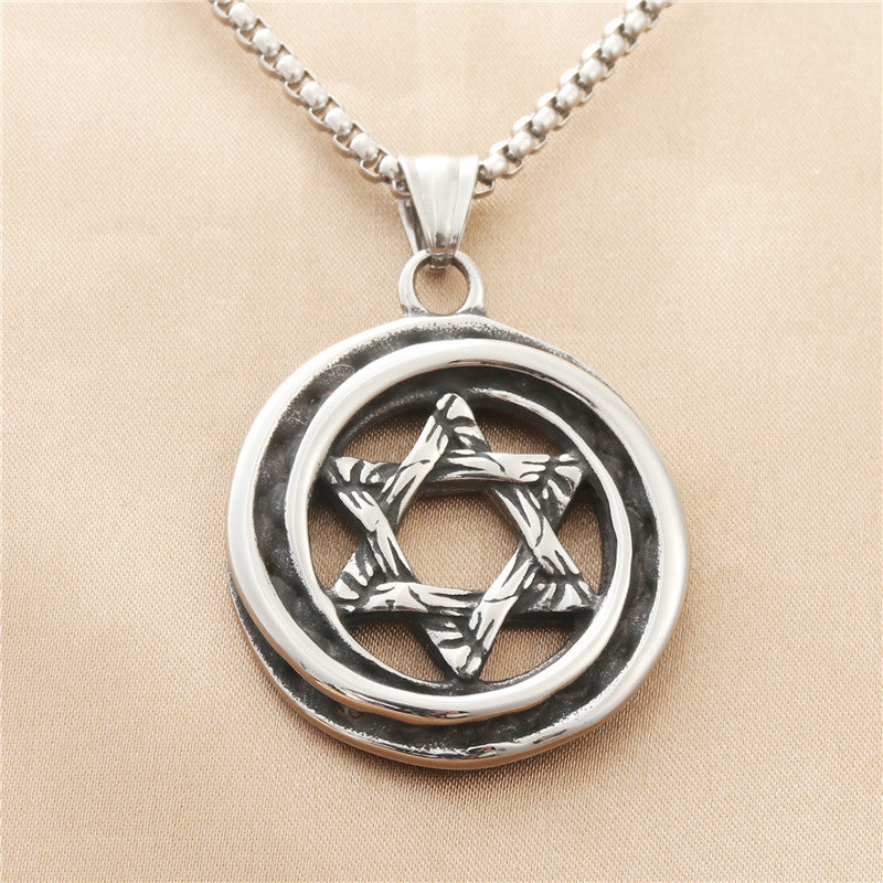 Charming Pendant for Any Occasion