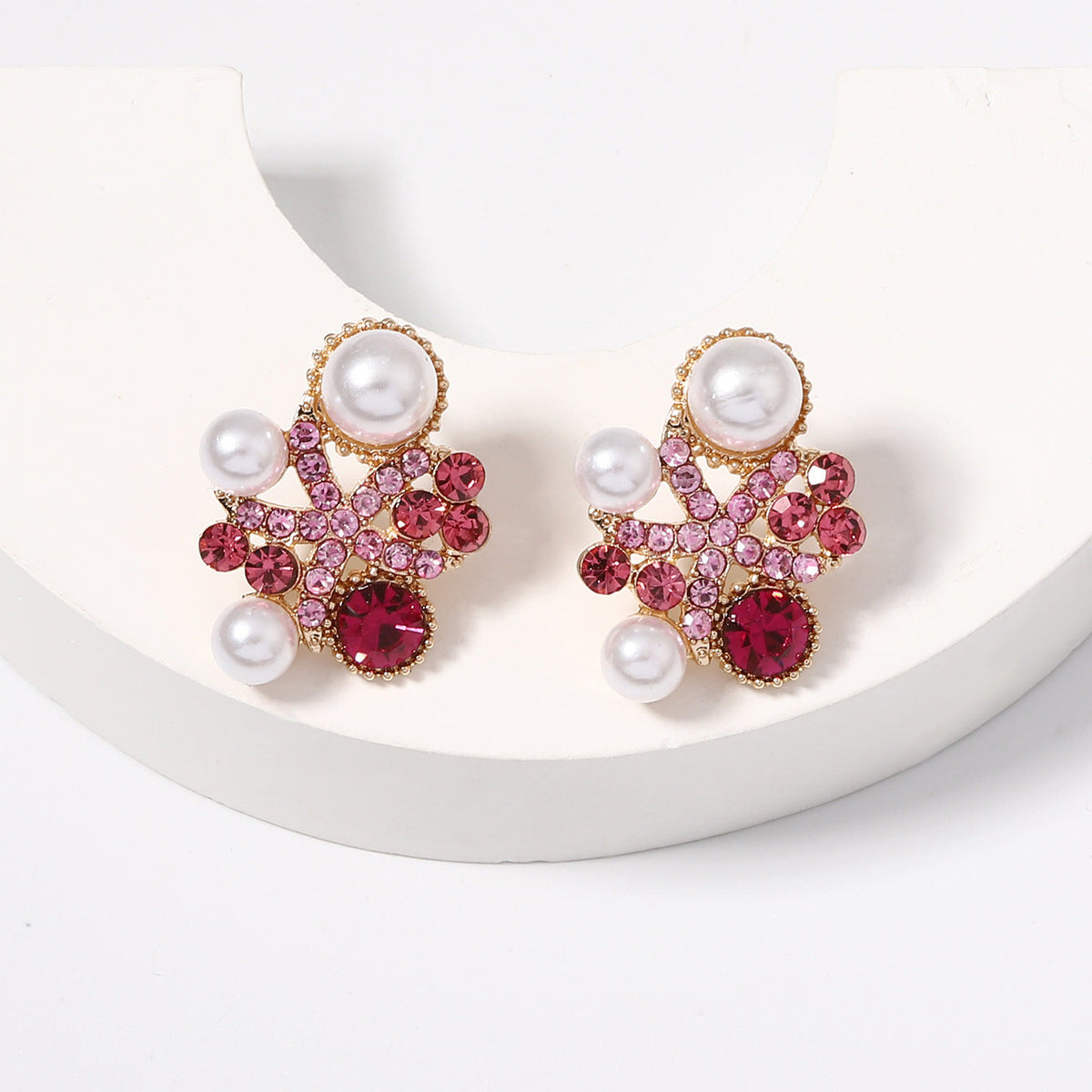 Beautiful Pearl Earring with Unique Style