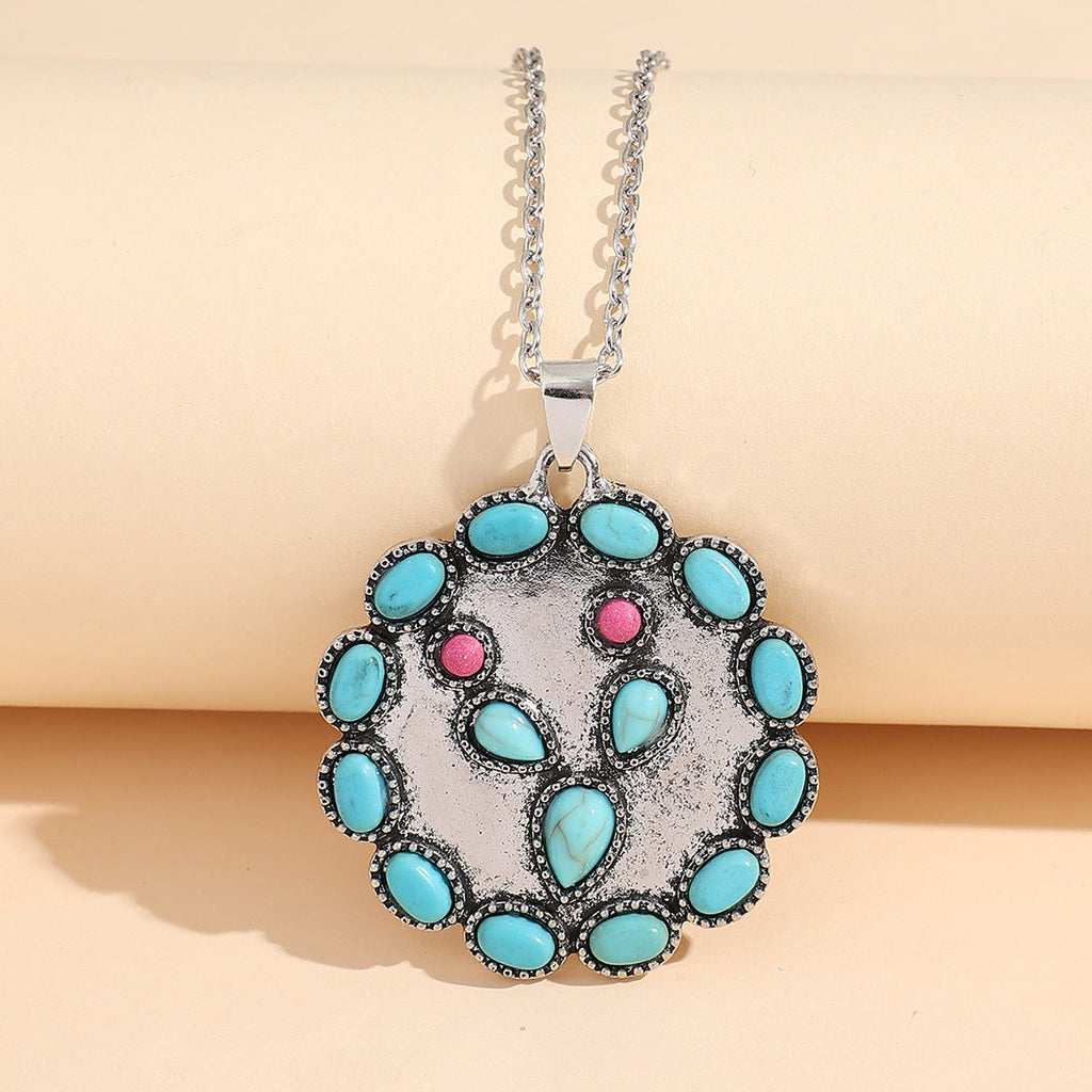 Classic Pendant with Timeless Appeal