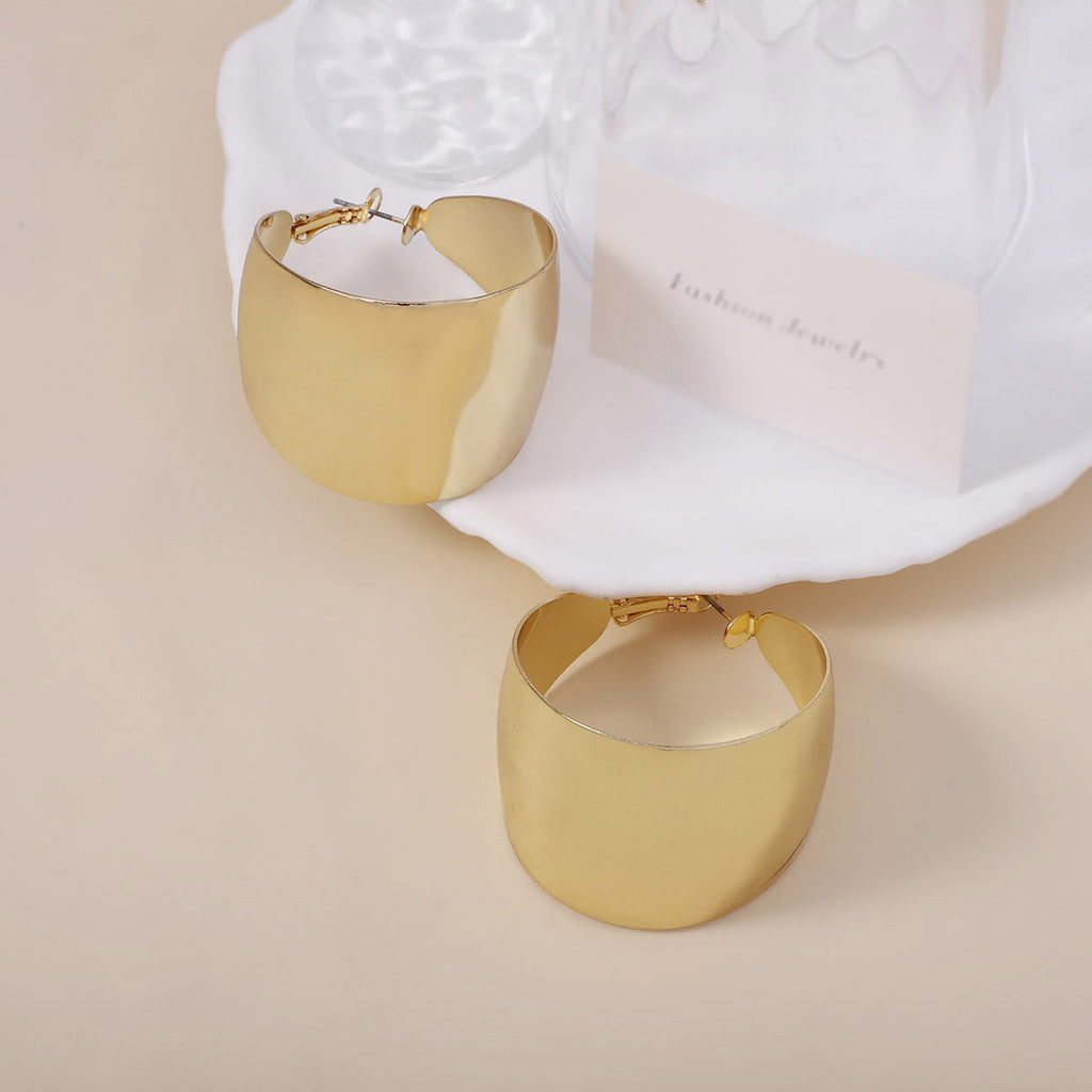 Charming Earring for Any Occasion