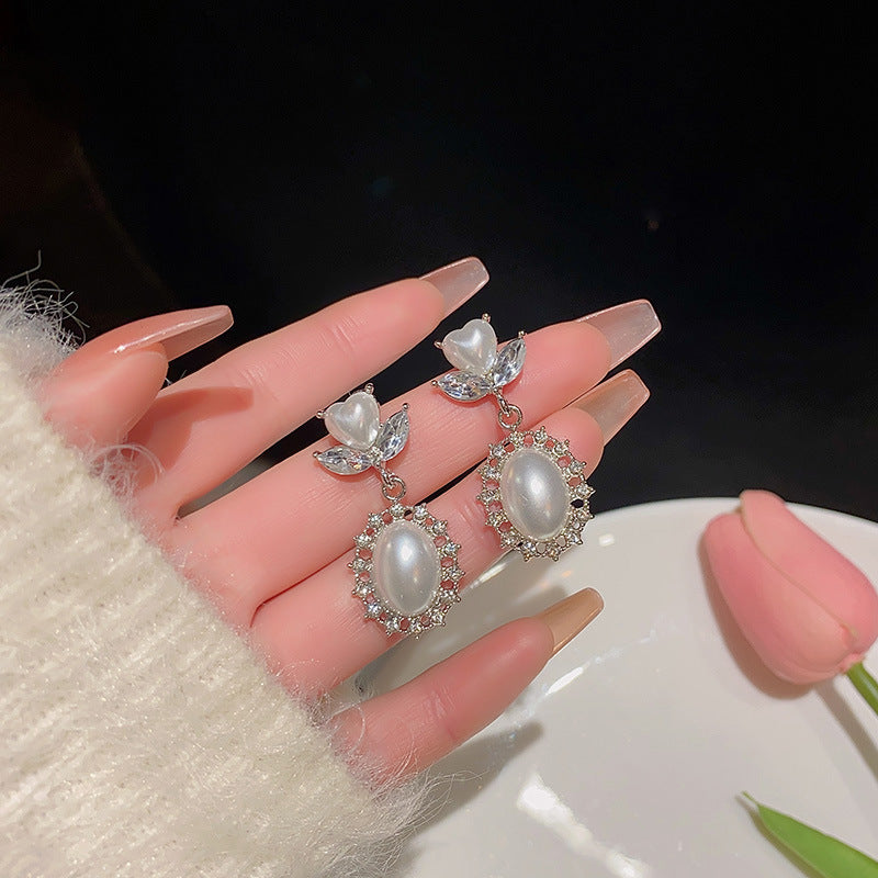 Romantic Pearl Earring for Special Moments