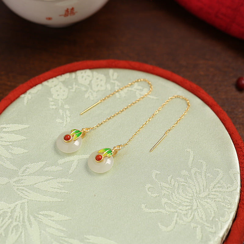 Classic Gold Earring with Timeless Appeal