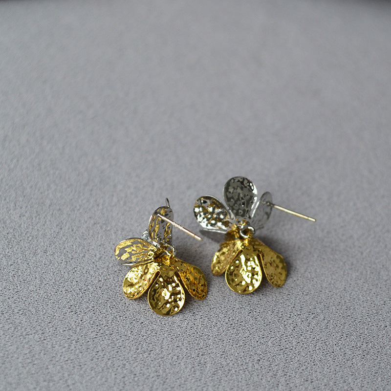 Beautiful Gold Earring with Unique Style