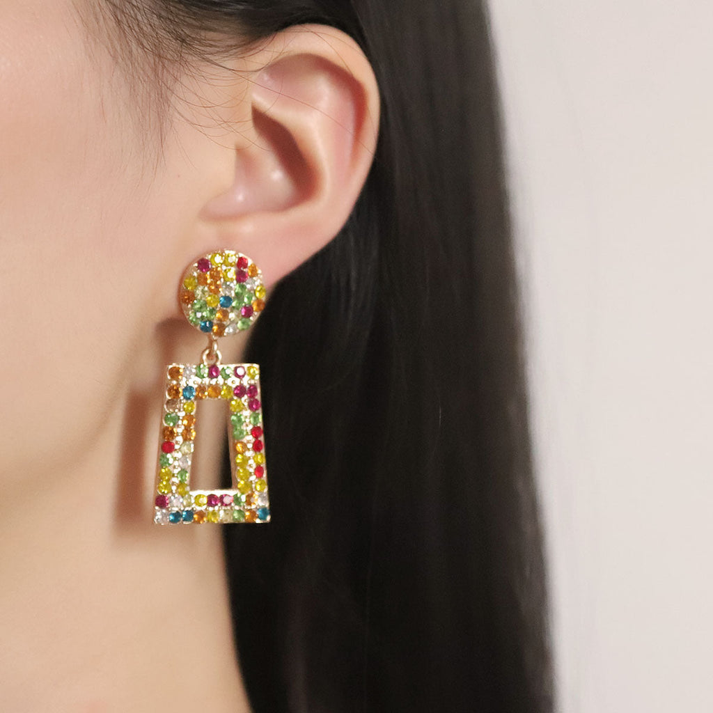 Charming Earring for Any Occasion