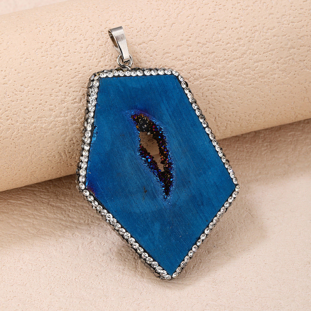 Elegant Gold Pendant for Every Occasion