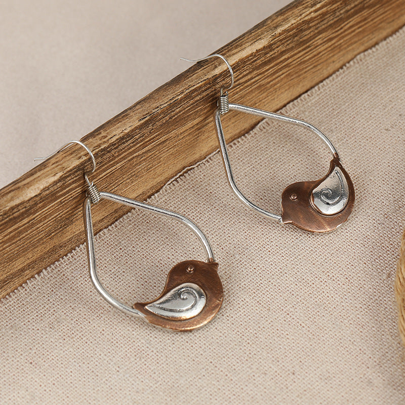 Charming Silver Earring for Any Occasion