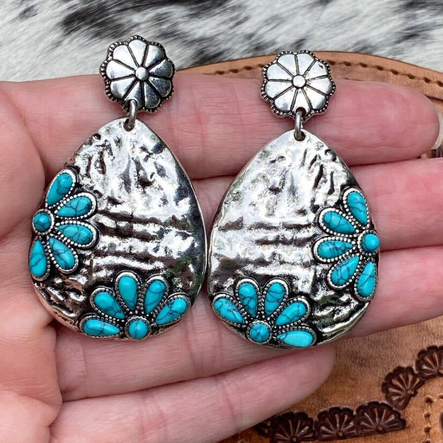 Charming Earring for Any Occasion