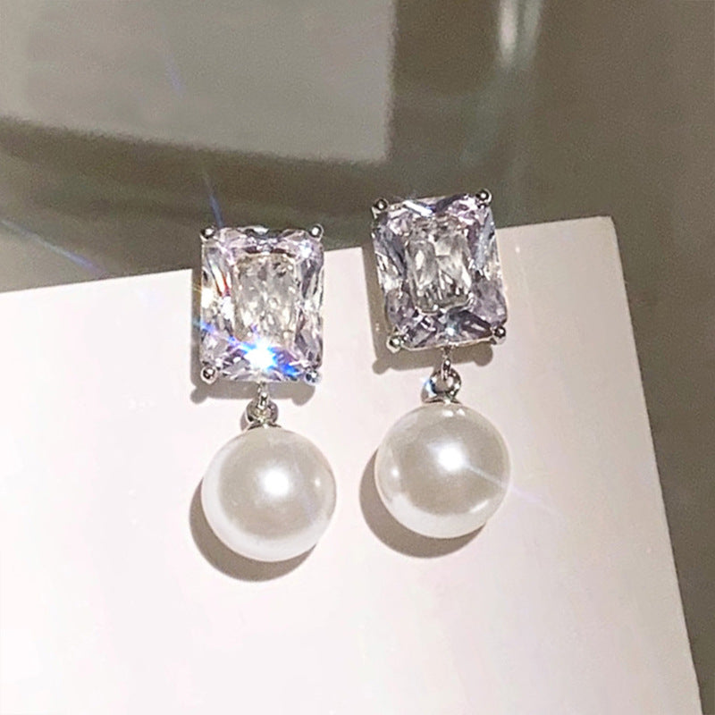 Stunning Pearl Earring for Daily Wear