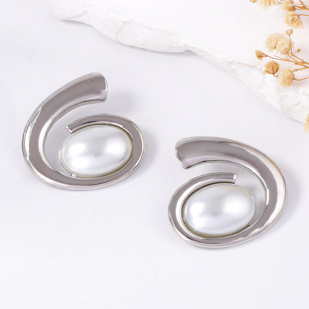 Delicate Artisan Pearl Earring