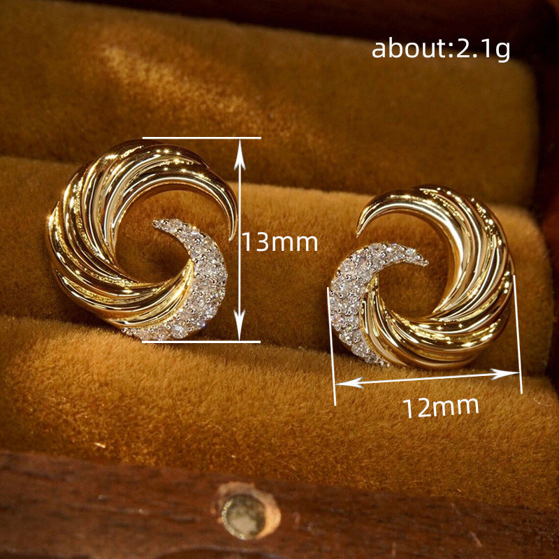 Charming Earring for Any Occasion
