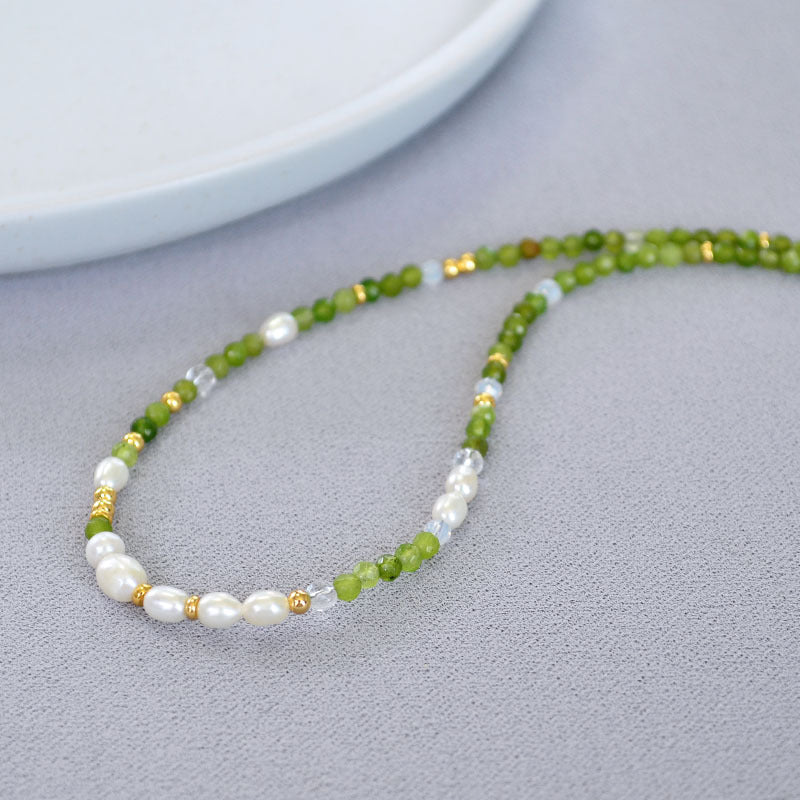 Romantic Pearl Necklace for Special Moments