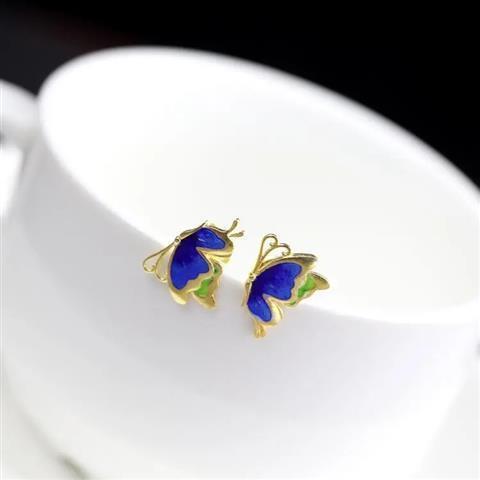 Romantic Silver Earring for Special Moments