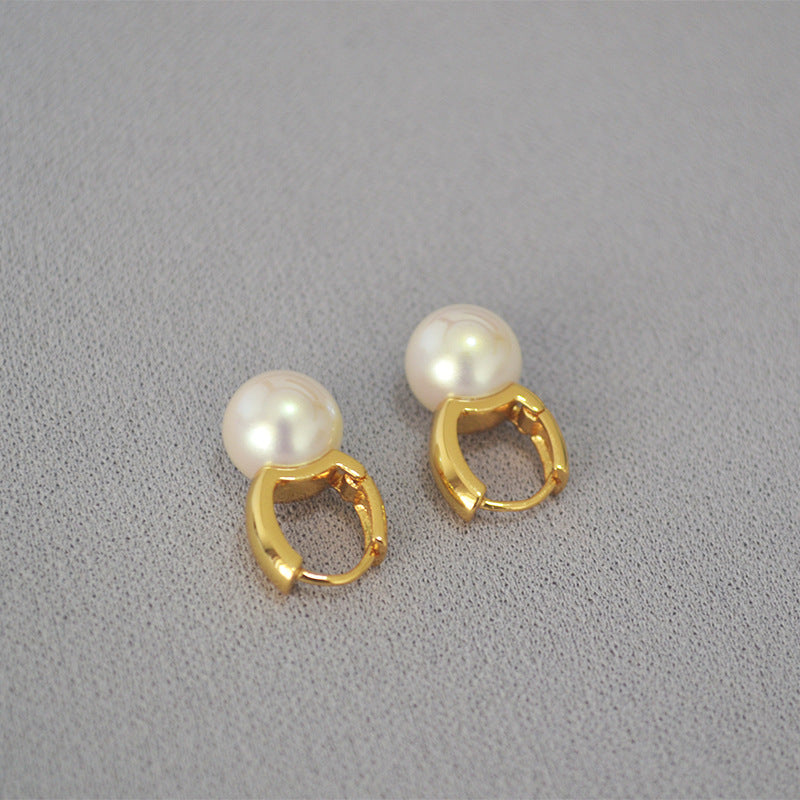 Beautiful Gold Earring with Unique Style