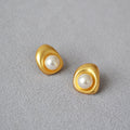 Charming Gold Earring for Any Occasion