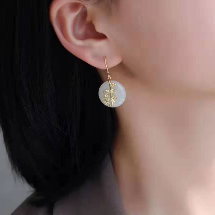 Charming Earring for Any Occasion