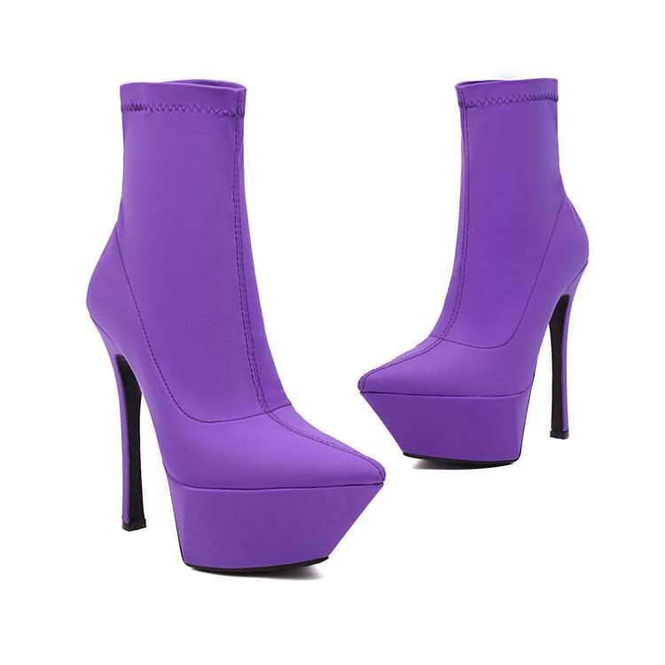 Graceful Orthopedic Boots for Modern Look