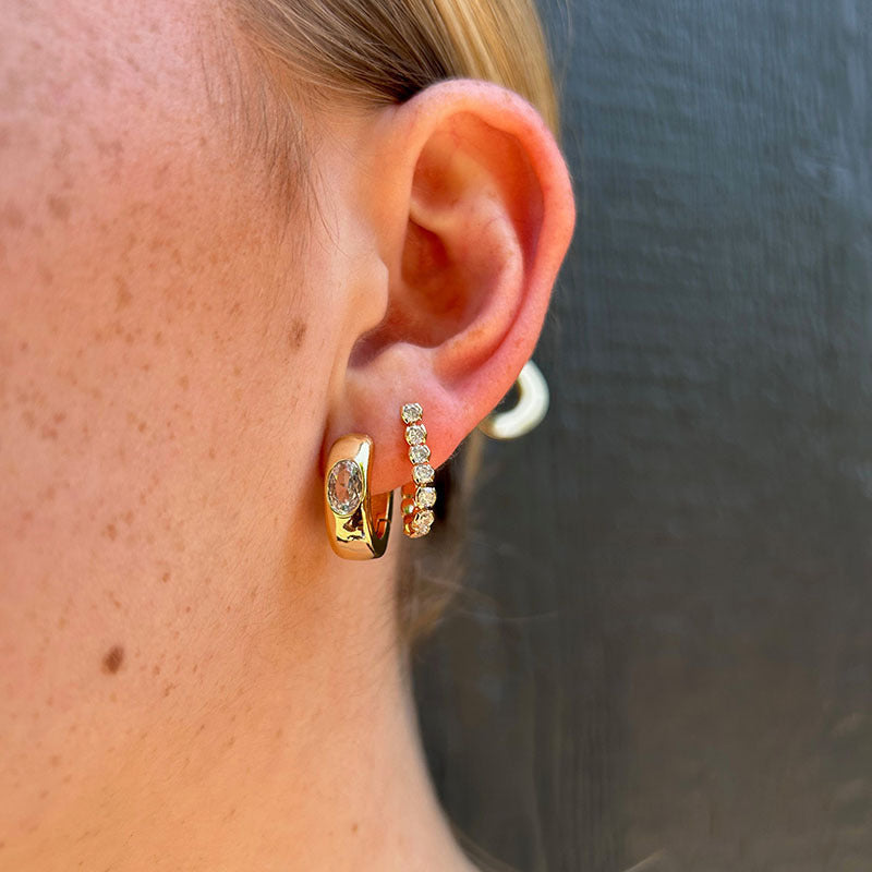 Classic Gold Earring with Timeless Appeal