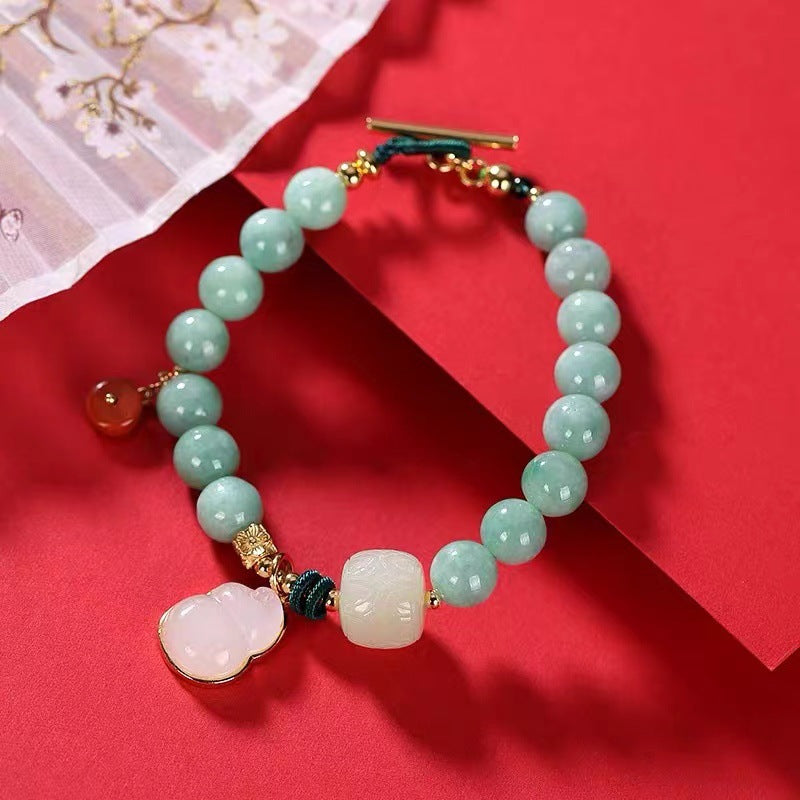 Classic Silver Bracelet with Timeless Appeal