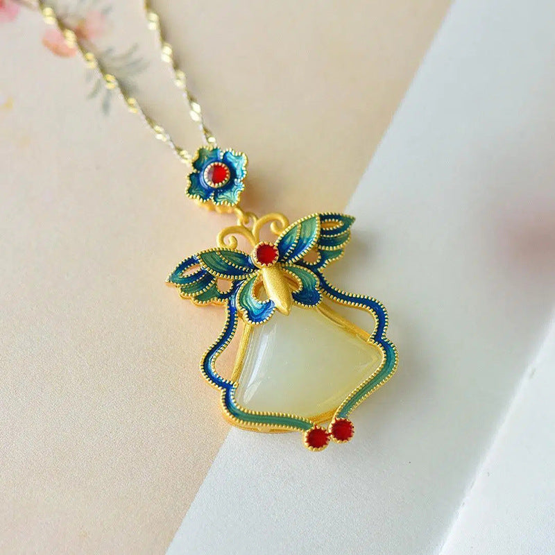 Romantic Silver Necklace for Special Moments