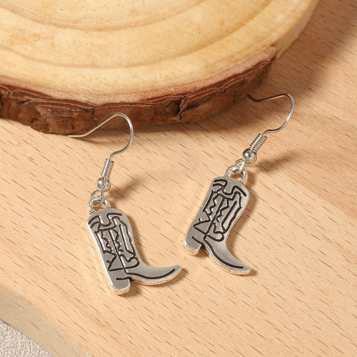 Charming Silver Earring for Any Occasion
