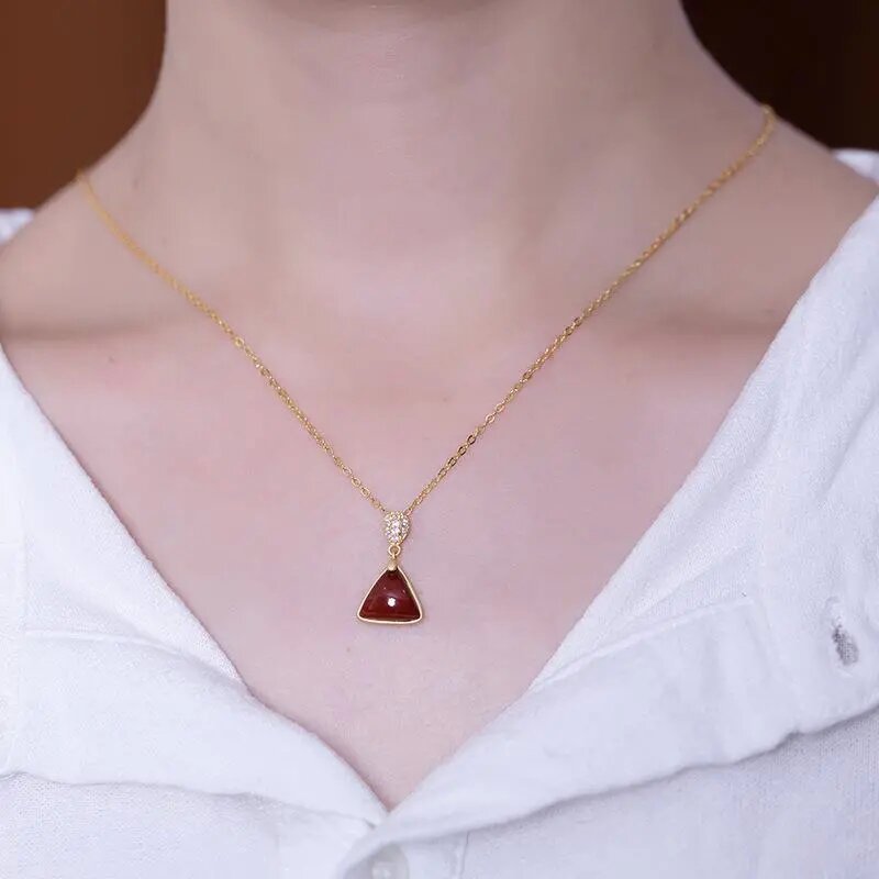 Charming Gold Necklace for Any Occasion