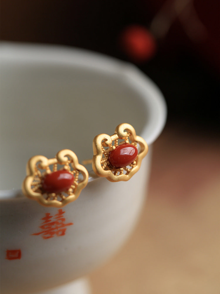 Romantic Silver Earring for Special Moments