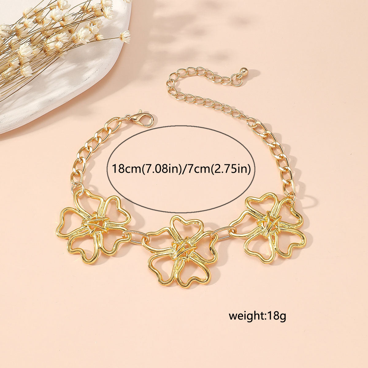 Romantic Gold Bracelet for Special Moments