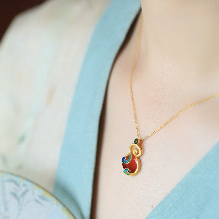 Beautiful Silver Necklace with Unique Style
