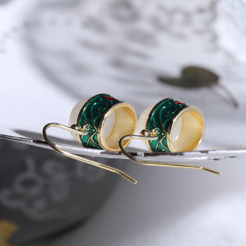 Charming Gold Earring for Any Occasion