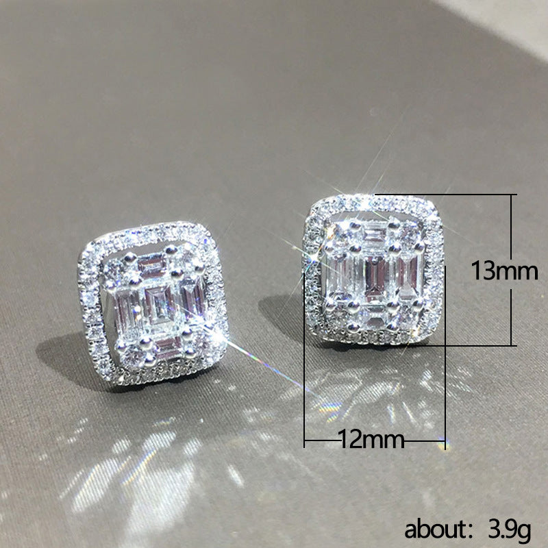 Romantic Gold Earring for Special Moments