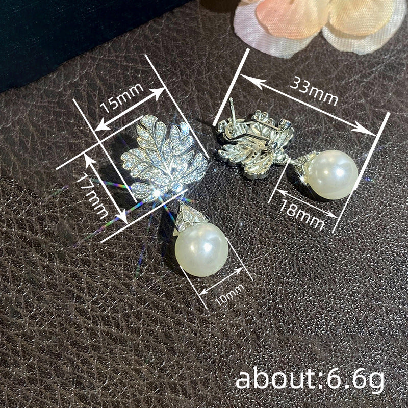 Beautiful Pearl Earring with Unique Style