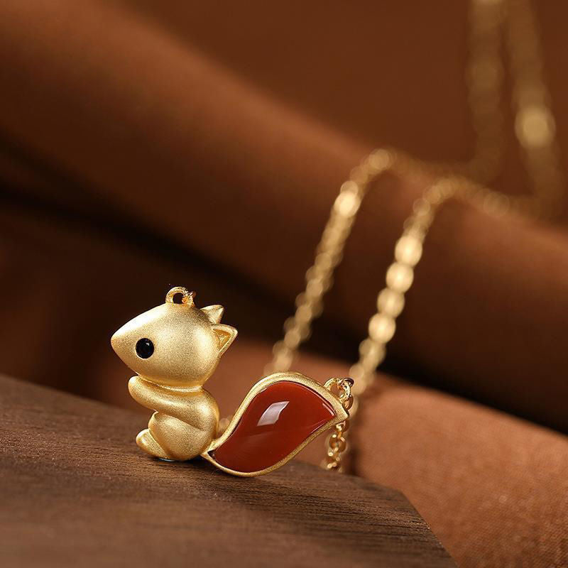 Romantic Gold Necklace for Special Moments