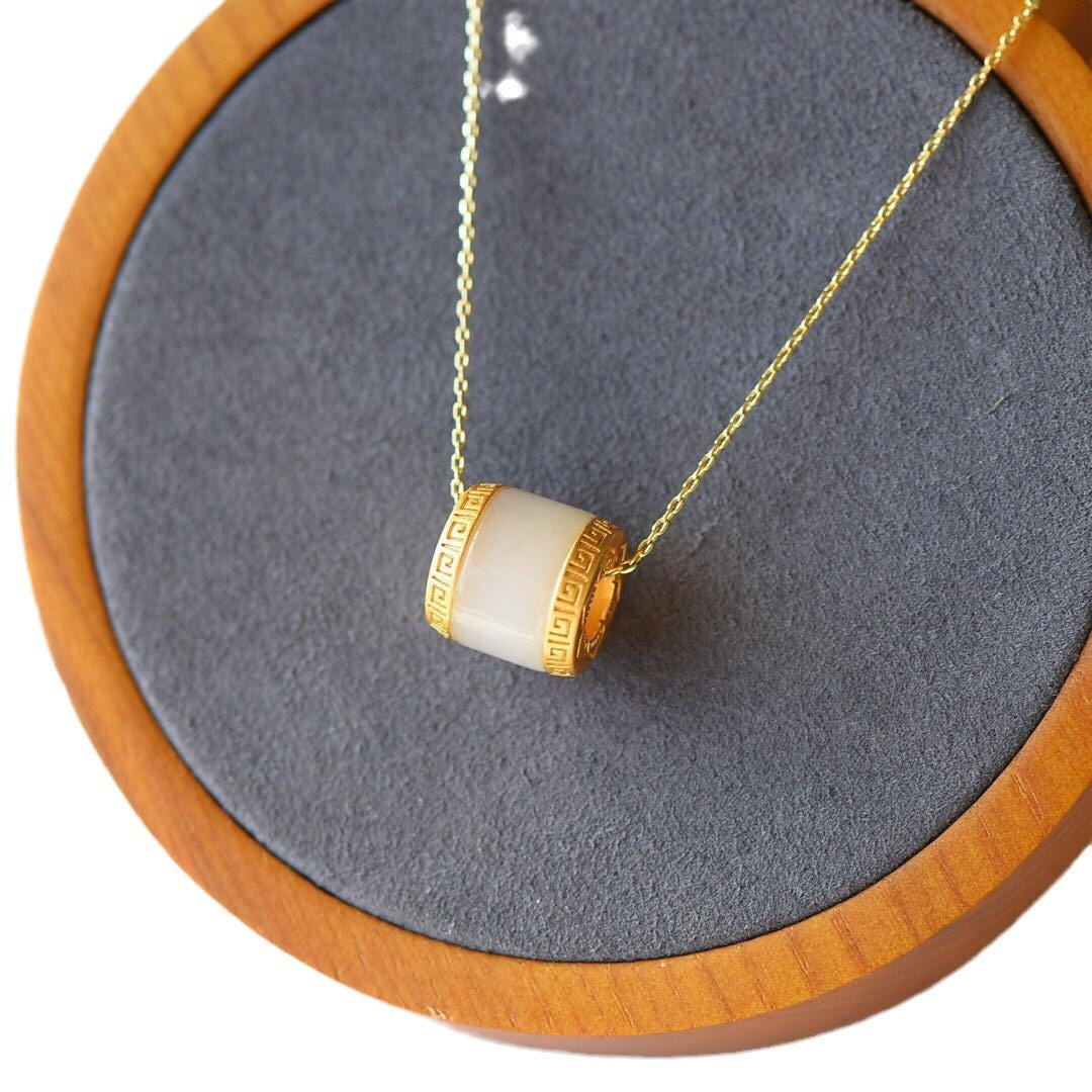 Charming Silver Necklace for Any Occasion