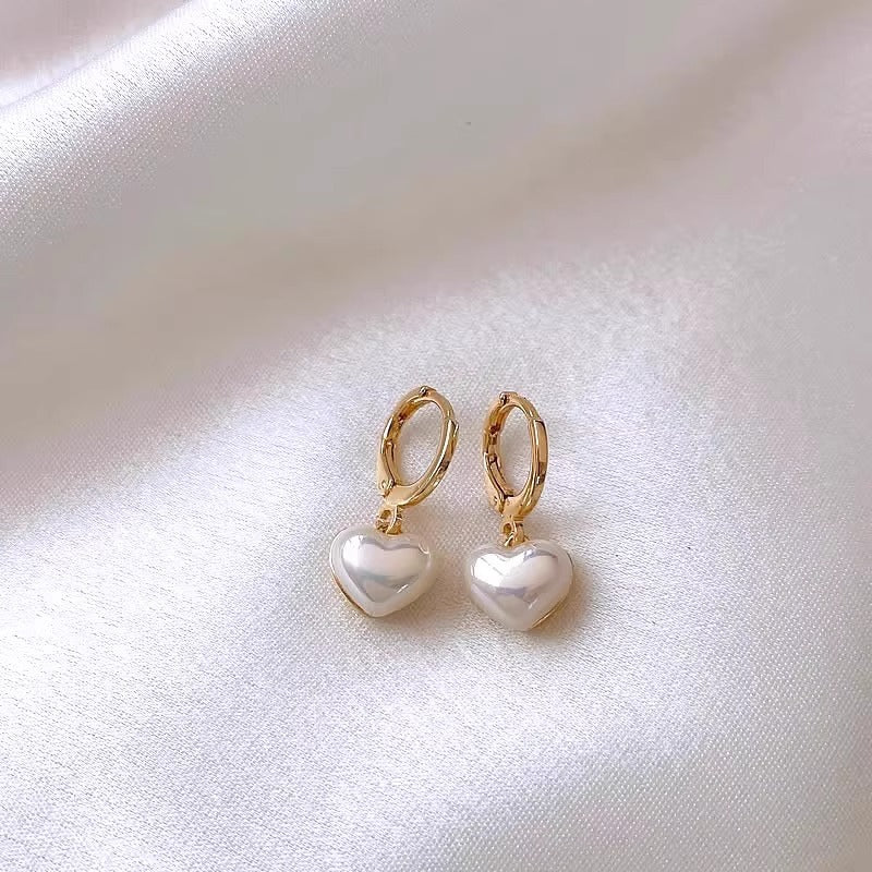 Stunning Pearl Earring for Daily Wear