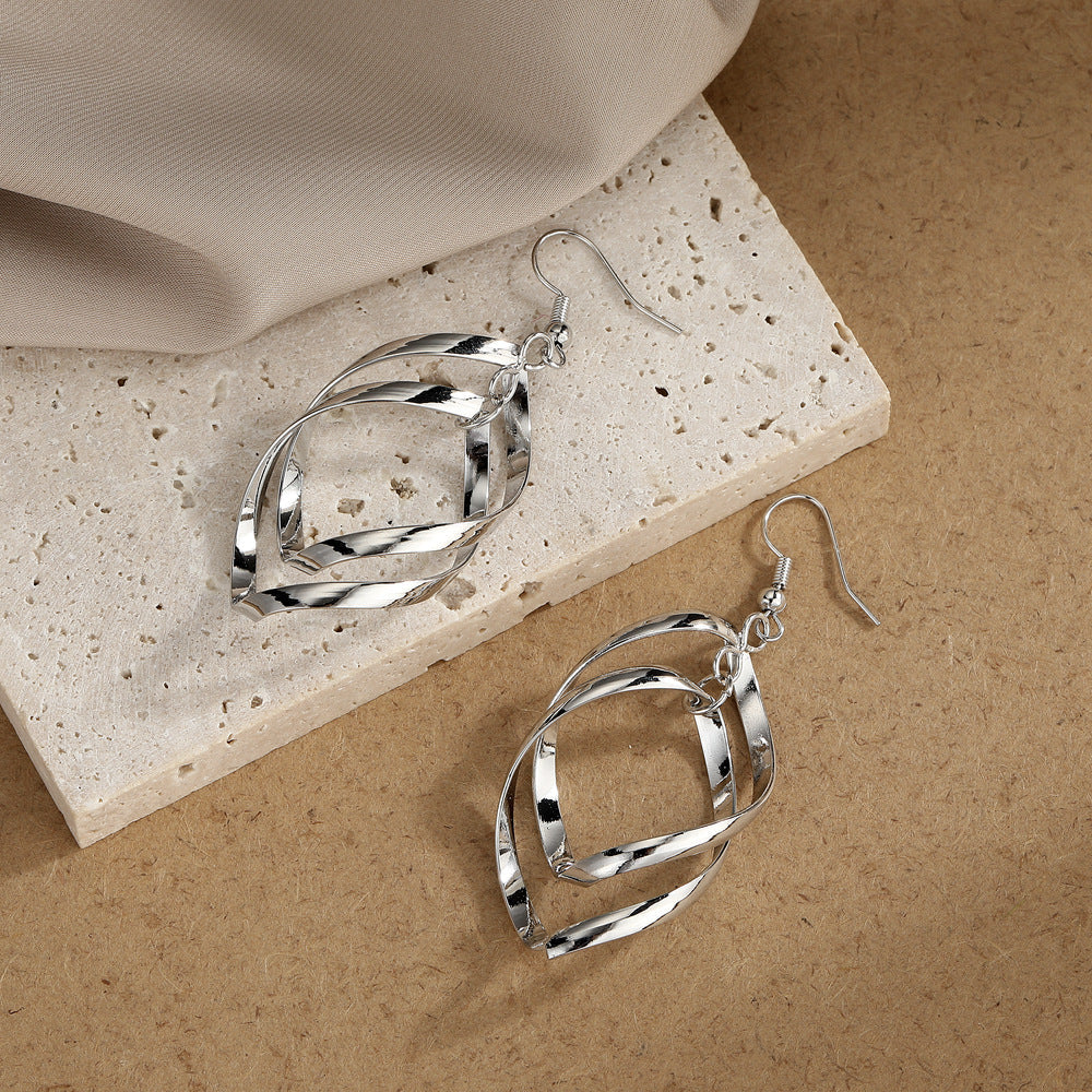 Charming Earring for Any Occasion