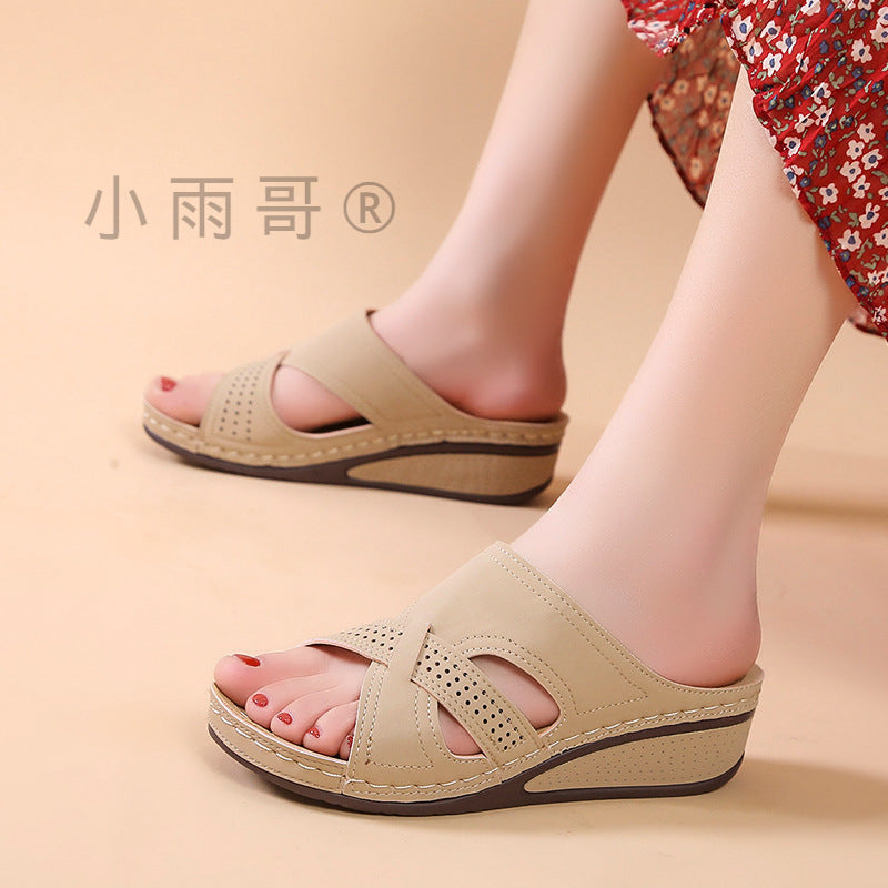 Chic Orthopedic Sandals with Unique Design