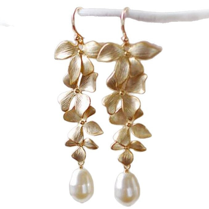Stunning Gold Earring for Daily Wear