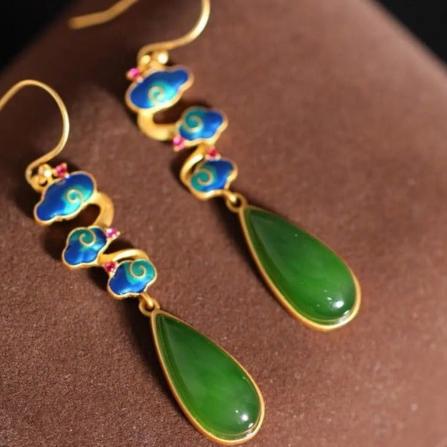 Charming Gold Earring for Any Occasion
