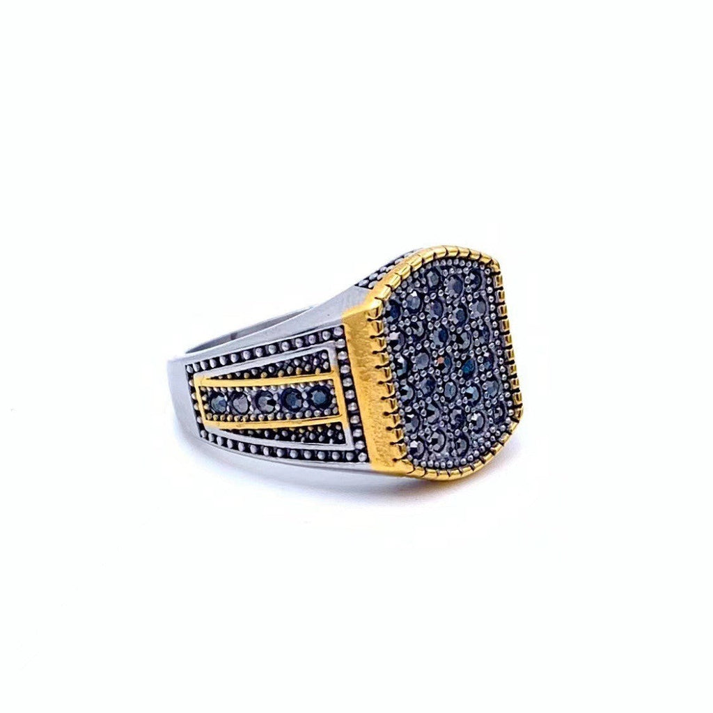 Classic Gold Ring with Timeless Appeal