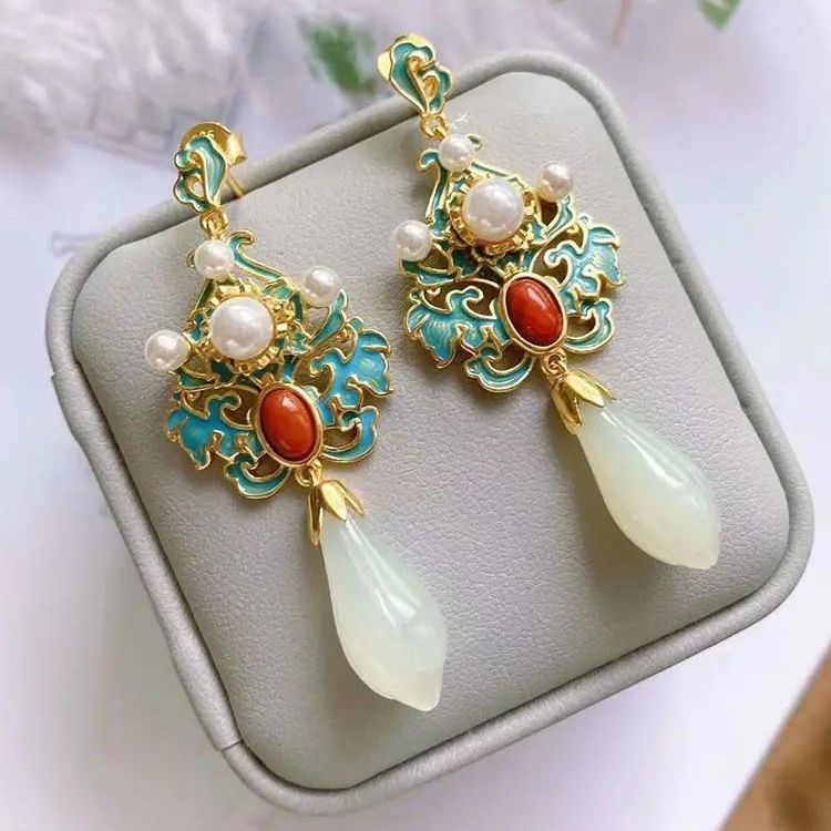 Classic Silver Earring with Timeless Appeal