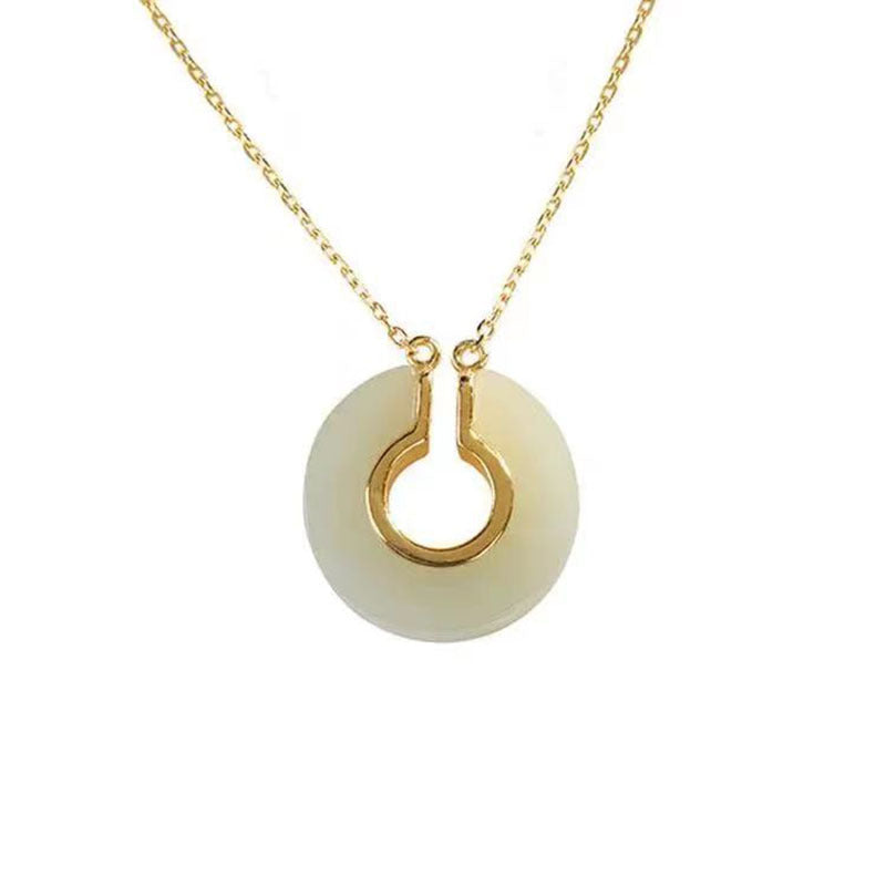 Classic Silver Necklace with Timeless Appeal