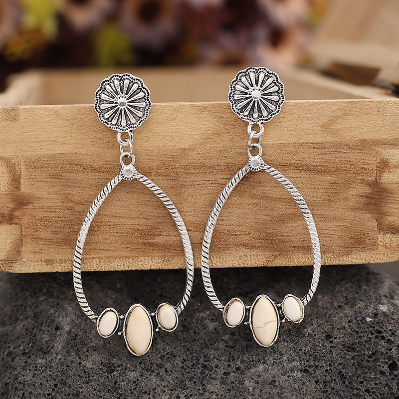 Classic Earring with Timeless Appeal