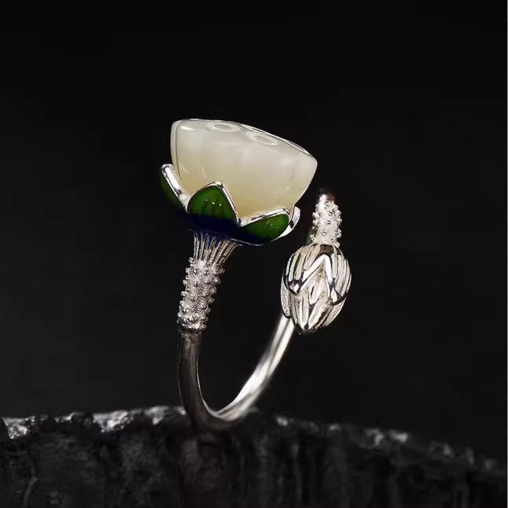 Charming Silver Ring for Any Occasion