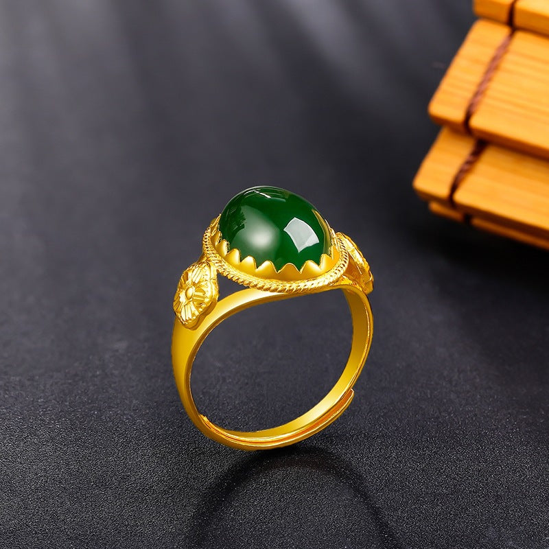 Classic Gold Ring with Timeless Appeal