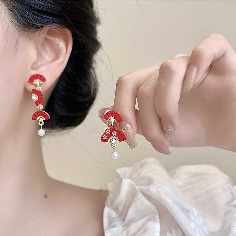 Stunning Pearl Earring for Daily Wear
